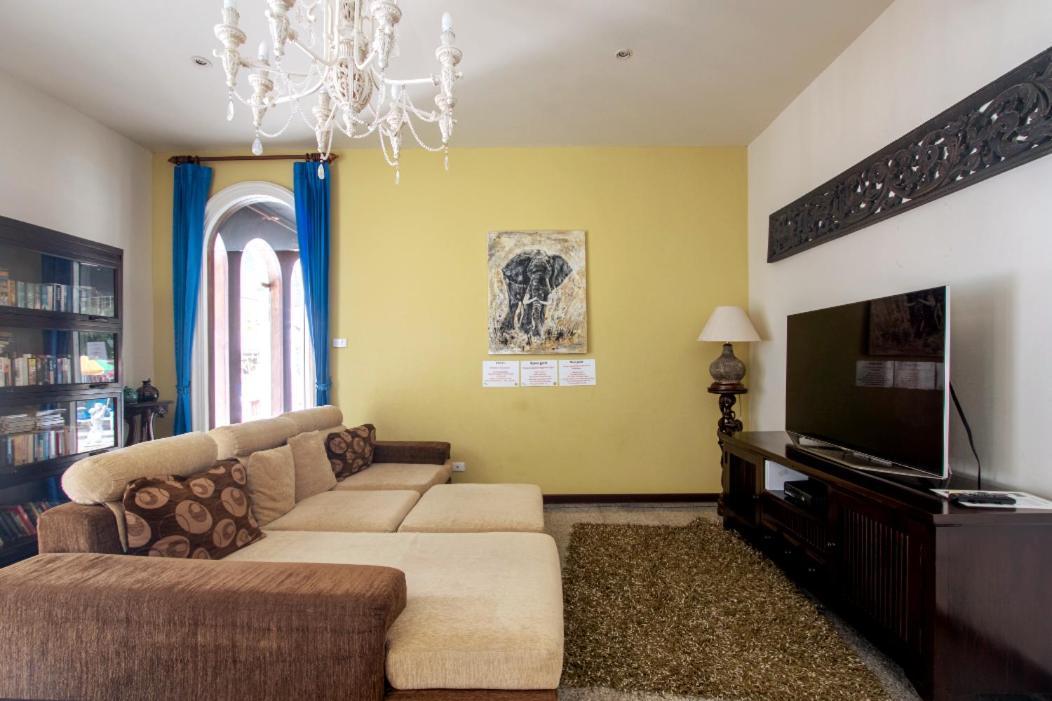 Chalong Palm Residence エクステリア 写真