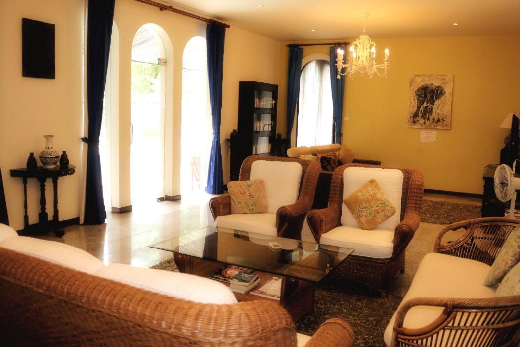 Chalong Palm Residence エクステリア 写真